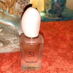 Giorgio Armani Si Parfume. 1.0 FL. OZ.